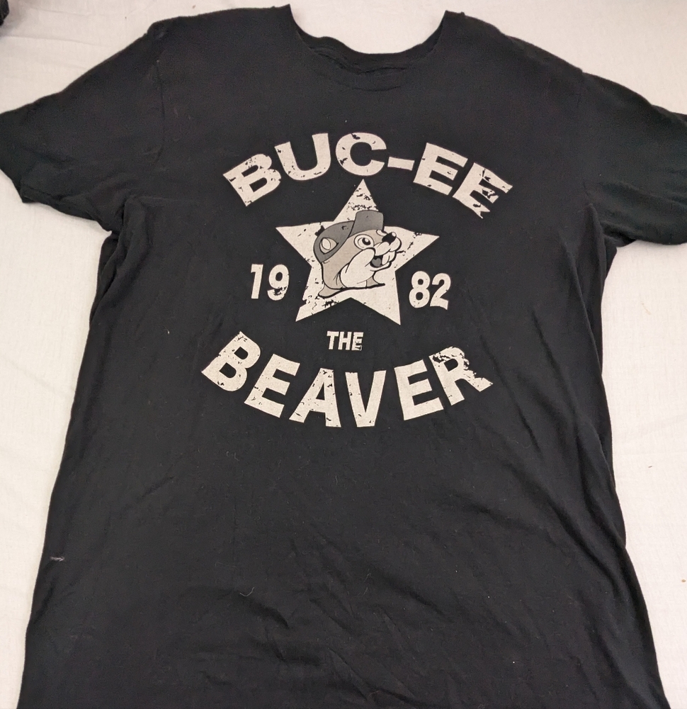 Bucees Buc-ees Buc-ee's B&W T-shirt Since 1989 Retro Look Size Large BUC13